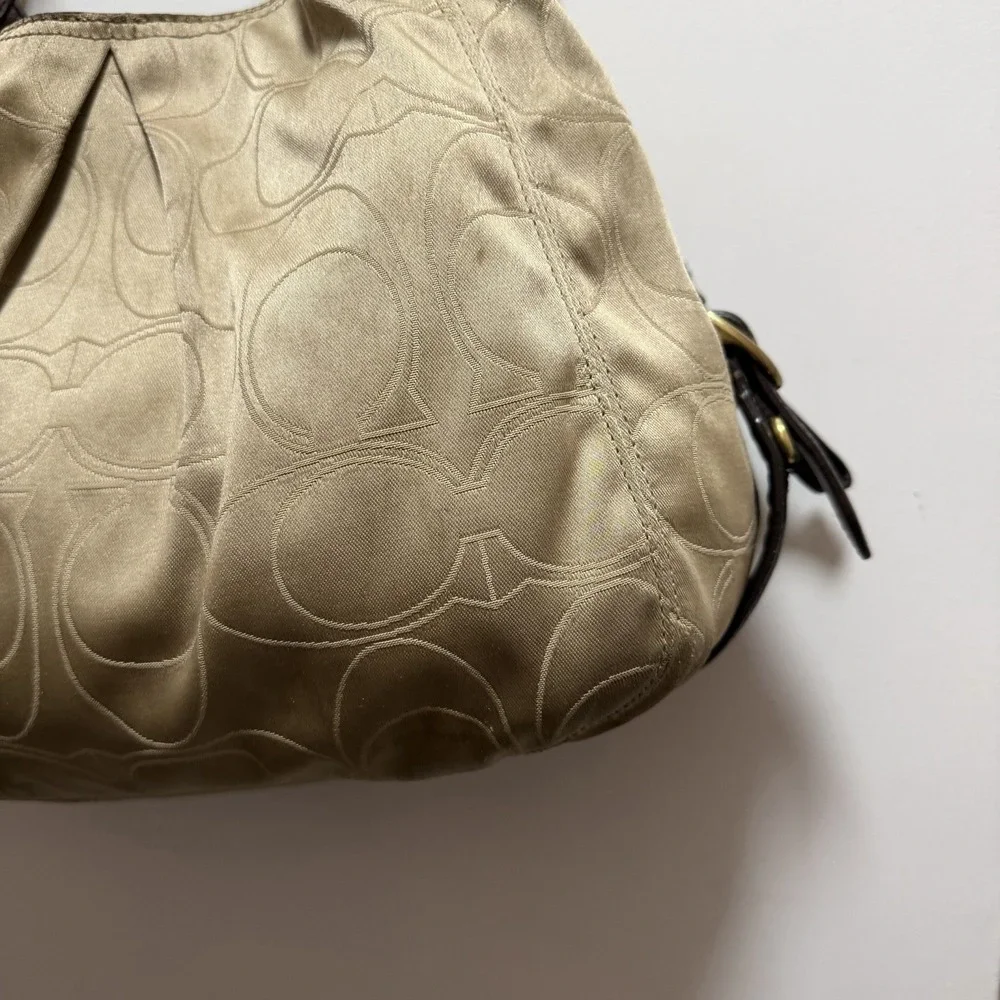 Coach Mia Maggie Hobo Shoulder Bag / Purse 16153 Horse Carriage Hang Tab